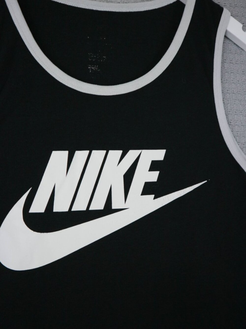 Nike Black and White Contrast Detail Logo Athletic Tank Top Sleeveless XL - Picture 3 of 7